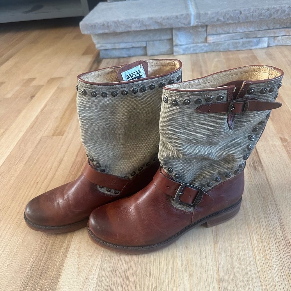Frye Women's Brown and Tan Leather Boots